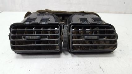 Дефлектор воздушный Nissan Primera 1992