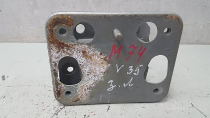 Кронштейн задний левый Nissan Skyline 2005