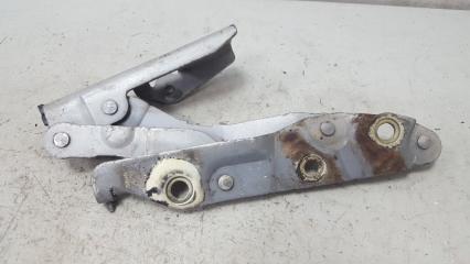 Петля багажника Nissan Primera 2003