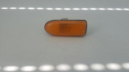 Повторитель в крыло Nissan Primera 1992г