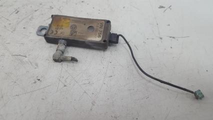 Запчасть усилитель антенны задний левый Volkswagen Touareg 2003