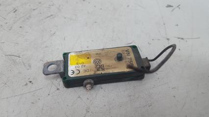 Запчасть усилитель антенны задний правый Volkswagen Touareg 2003