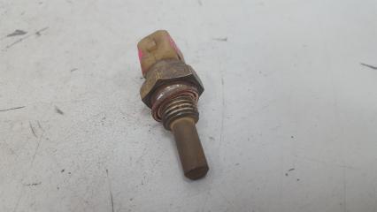 Запчасть датчик температуры двигателя Nissan Primera 1992г