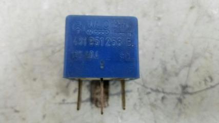 Запчасть реле Audi 80 1982