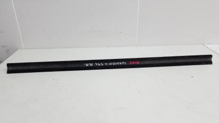 Запчасть уплотнитель бархотка стекла двери внутренний передний правый Dodge Caravan 2001