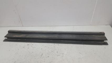 Запчасть накладка порога внутренняя Mercedes S280 1983