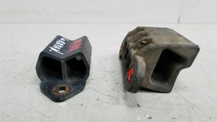 Запчасть отбойник двери задний левый Dodge Caravan 2001