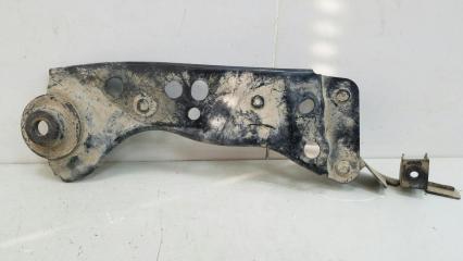 Кронштейн подрамника задний Nissan Skyline 2005