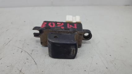 Кнопка стеклоподъемника задняя правая Nissan Teana 2004 Б/У Кнопка стеклоподъемника задняя правая Nissan Teana 2004