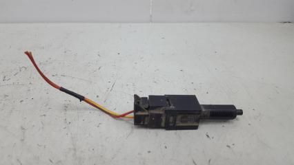 Выключатель стоп сигнала лягушка заднего тормоза Nissan Teana 2004 Б/У Выключатель стоп сигнала лягушка заднего тормоза Nissan Teana 2004