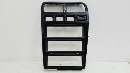 Центральная консоль Nissan Primera 1992г Б/У Центральная консоль Nissan Primera 1992г