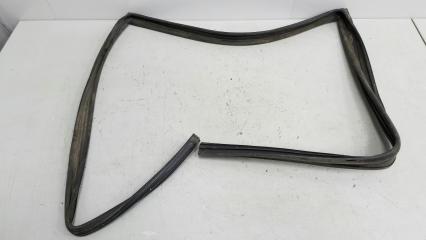 Запчасть уплотнительная резинка стекла задняя правая Nissan Tiida 2008