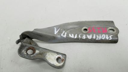 Фото запчасти петля капота левая Daihatsu Storia 2003 Б/У запчасть Запчасть петля капота левая Daihatsu Storia 2003