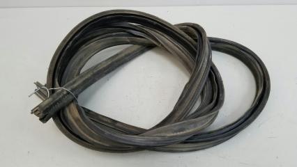 Фото запчасти уплотнительная резинка багажника Daihatsu Storia 2003 Б/У запчасть Запчасть уплотнительная резинка багажника Daihatsu Storia 2003