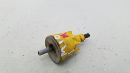 Запчасть клапан вакуумный Mercedes 190 1984