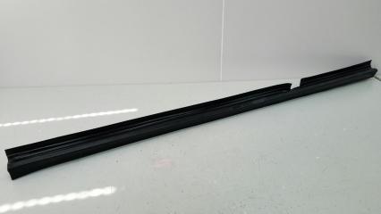 Запчасть уплотнитель бархотка стекла двери наружний задний правый Jeep Grand Cherokee 1996