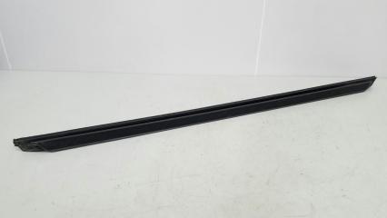 Запчасть уплотнитель бархотка стекла двери наружний передний правый Volvo 440 1988