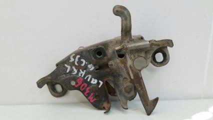 Замок капота Nissan Laurel 2001