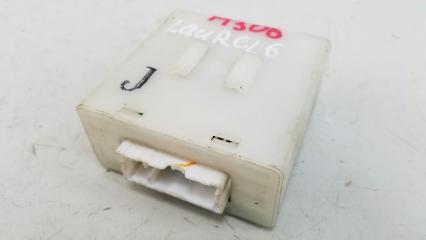 Блок управления дверьми Nissan Laurel 2001