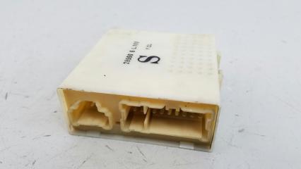 Блок управления Nissan Laurel 2001