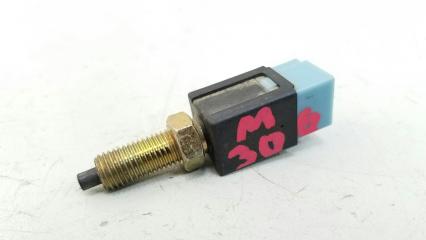 Выключатель стоп сигнала лягушка заднего тормоза Nissan Laurel 2001 Б/У Выключатель стоп сигнала лягушка заднего тормоза Nissan Laurel 2001