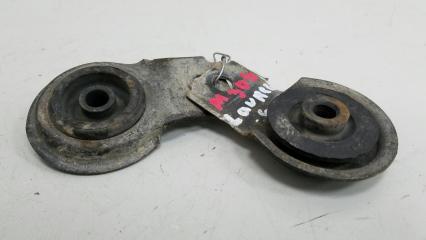 Крепление радиатора верхнее Nissan Laurel 2001