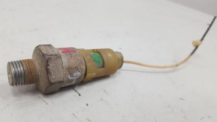 Запчасть датчик давления масла Nissan Laurel 2001