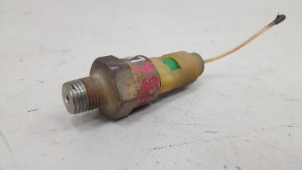 Запчасть датчик давления масла Nissan Laurel 2001