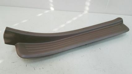 Запчасть накладка порога внутренняя задняя правая Nissan Laurel 2001