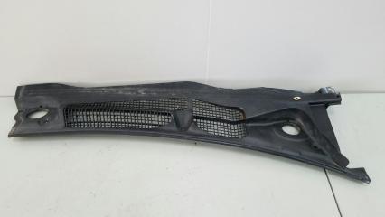 Жабо под дворники правое Nissan Laurel 2001