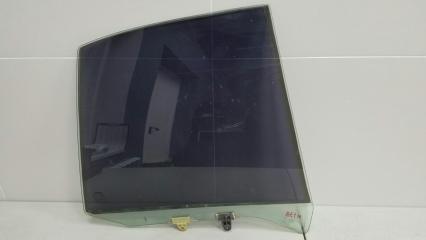 Стекло двери заднее правое Nissan Primera 1992г