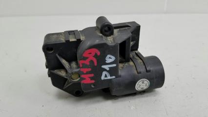 Моторчик сервопривод заслонки печки Nissan Primera 1992г