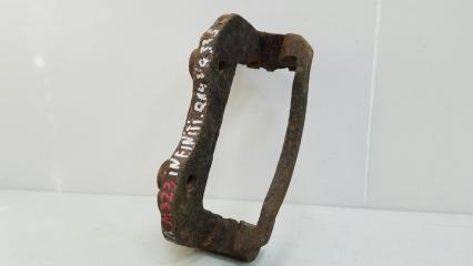 Кронштейн скобы суппорта передний левый Infiniti QX4 1999