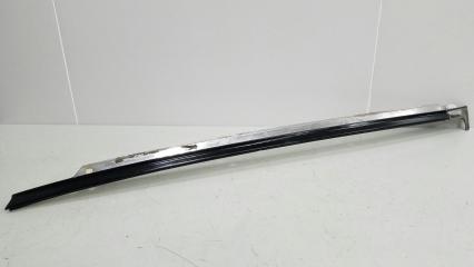Молдинг стекла передний правый Nissan Primera 1992г P10 GA16DS 1.6л Б/У
