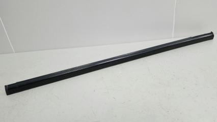 Уплотнитель бархотка стекла двери наружний задний правый Nissan Primera 1992г