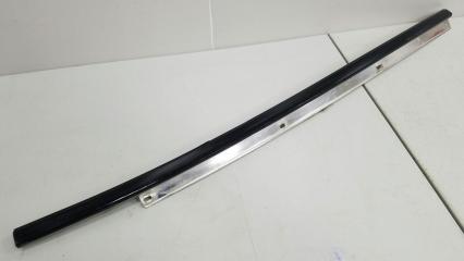 Запчасть молдинг стекла Nissan Primera 1992г