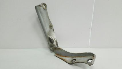 Петля капота передняя правая Nissan Largo 1994 Б/У Петля капота передняя правая Nissan Largo 1994