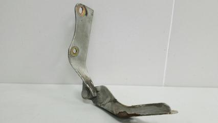 Петля капота передняя левая Nissan Largo 1994 Б/У Петля капота передняя левая Nissan Largo 1994