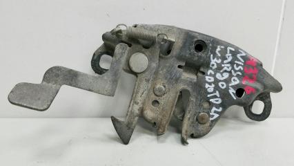 Замок капота Nissan Largo 1994