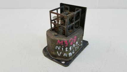 Резистор реостат печки Nissan Vanette 1988 Б/У Резистор реостат печки Nissan Vanette 1988