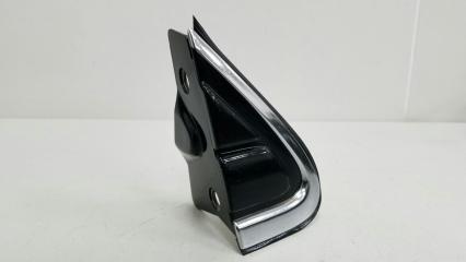 Накладка уголок двери заглушка зеркала передняя правая Nissan Largo 1994