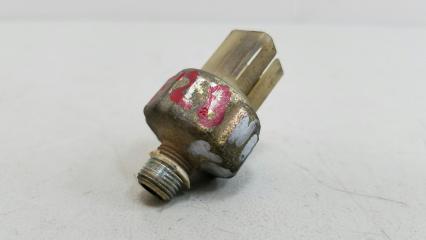 Фото запчасти датчик давления масла Nissan Vanette 1988 Б/У запчасть Запчасть датчик давления масла Nissan Vanette 1988