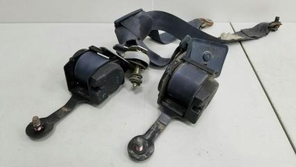 Ремень безопасности комплект Nissan Vanette 1988