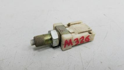 Выключатель стоп сигнала лягушка заднего тормоза Nissan Largo 1994 Б/У Выключатель стоп сигнала лягушка заднего тормоза Nissan Largo 1994