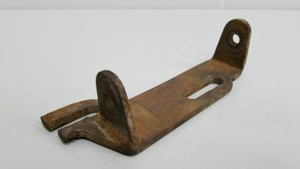 Запчасть кронштейн генератора Москвич 403 1962