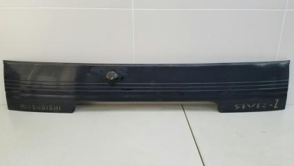 Запчасть накладка крышки багажника Mitsubishi RVR 1994