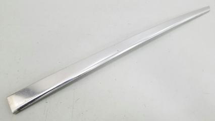Запчасть молдинг стекла Mercedes S280 1983