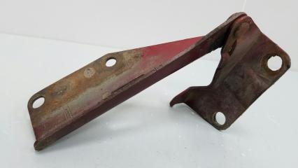 Петля капота Nissan Almera 1999 Б/У Петля капота Nissan Almera 1999