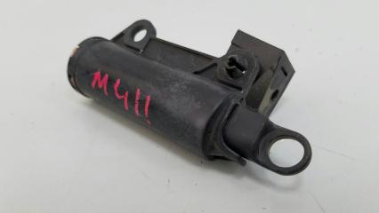 Запчасть замедлитель крышки бардачка Mazda 6 2003