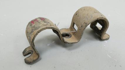 Запчасть кронштейн крепления стабилизатора скоба Москвич 403 1962